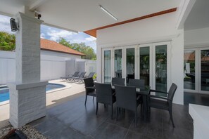 Outdoor dining