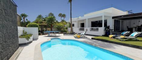 Luxury Puerto Calero Villa | Casa Nublo | 3 Bedrooms & PRivate Pool | Terrace with Seaviews | Lanzarote