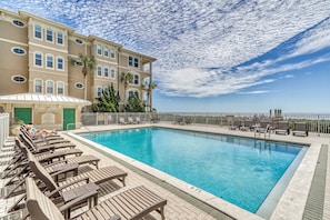 Gulf Front Community Pool - Just a Short Walk Away!