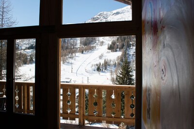 6 - 8 person apartment with beautiful mountain views in Tignes les Brevieres