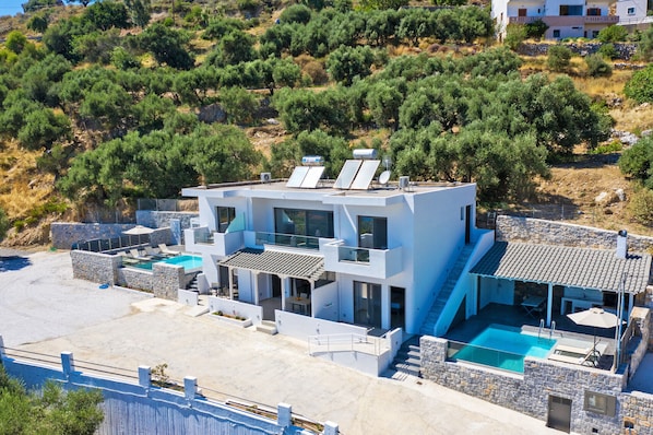 Spectacular Sea View Villa,Near Taverns & Sandy Beaches