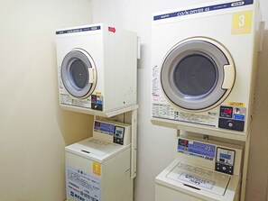 The Laundry Corner has two washing machines and two dryers. Please use it freely. * When other customers are waiting, laundry may be kept at the front desk. Please note.