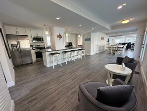 Full kitchen