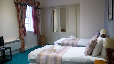 Apartment 5, 3 Bedrooms, Sleeps 8 Leisure Club Access