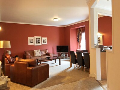 Apartment 6, 3 Bedrooms, Sleeps 8 Leisure Club Access