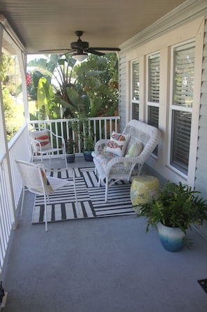 Front porch (left)