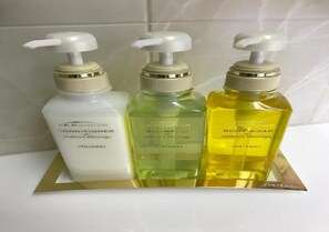 Bathroom amenities
