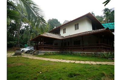 Honeymoon villa-Green,eco friendly, Natural,tribal life, village resort