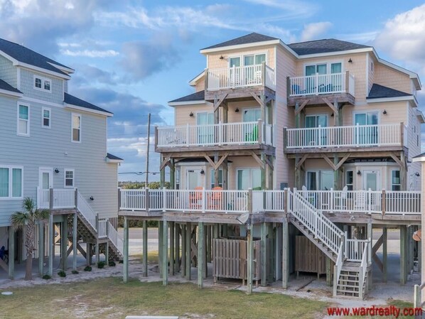 Crab House Oceanfront Exterior
