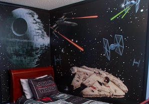 Star Wars themed room with 2 twin beds