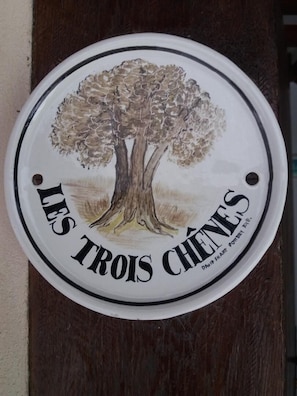 baptisée les Trois Chênes