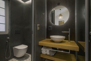 Legends Deluxe Studio 104 Sidari Corfu-Bathroom