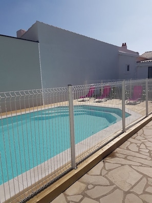 La piscine chauffée à disposition