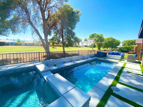 Luxury Style Firepit and lounge area to catch the breathtaking Sunsets. 