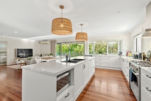 Plenty of room for more than 1 chef :)