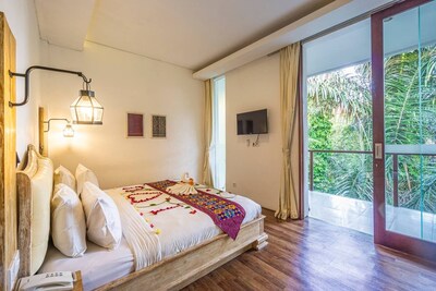 1BR Studio Room w/ Jungle View in Ubud Center (3)