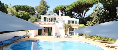 Beautiful Portuguese Villa | Casa Das Buganvillas | 3 Bedrooms | Close to Praca | Private Pool | Vale Do Lobo By Villamore