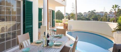 3 Bedroom Apartment with Pool in Vale do Lobo  - J166 - 1