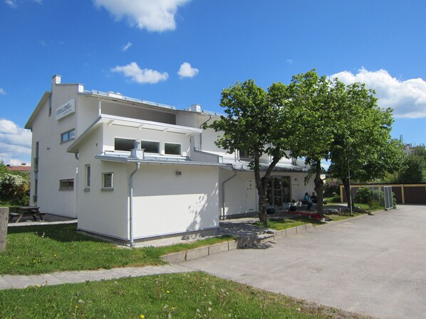 Overnatningsstedets facade
