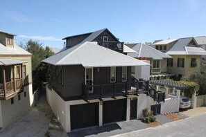 Hartsfield Carriage House -Beachside, Easy Walk