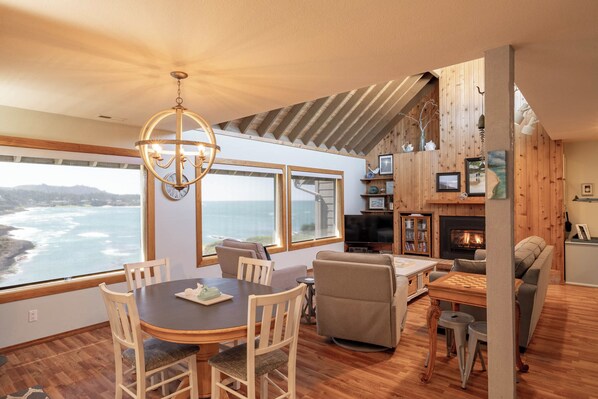 Depoe Bay Vacation Rental | 2BR | 2BA | 1,300 Sq Ft | Stairs Required to Access