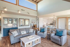 Interior | Open Floor Plan | Free WiFi | Newly Updated