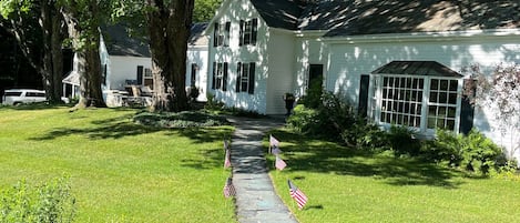 Front of the home, expansive front yard