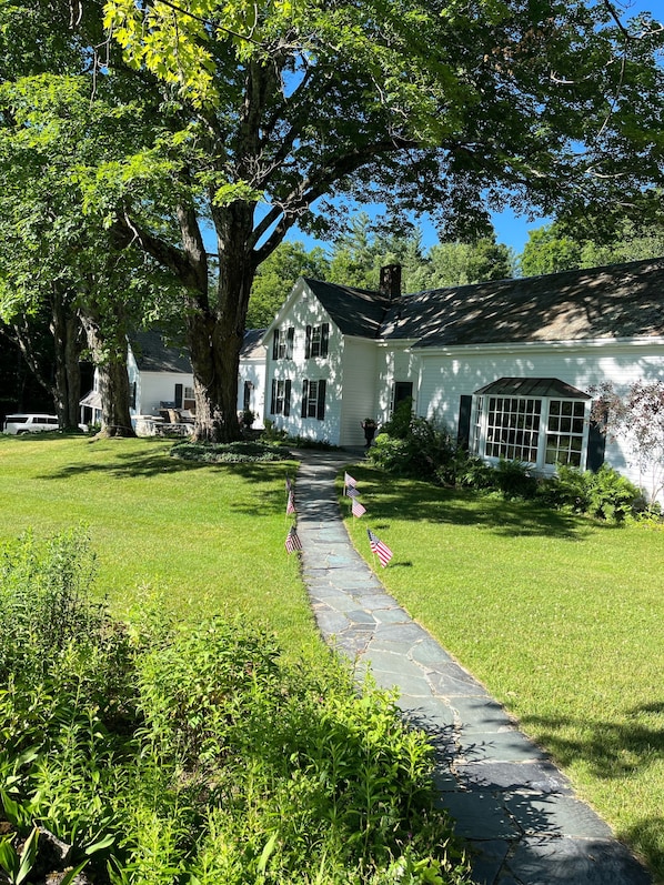 Front of the home, expansive front yard