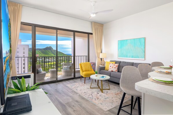 Enjoy the beautiful view of Diamond Head Mountain from your living room