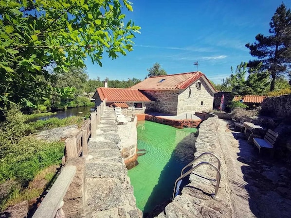 Vue sur piscine