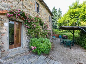 Fleur, Plante, Bâtiment, Fenêtre, Arbre, Végétation, Chalet, Maison, Mobilier De Jardin, Herbe