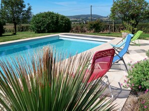 L'Eau, Plante, Ciel, Piscine, Bleu Azur, Arbre, Ombre, Rectangle, Végétation, Herbe