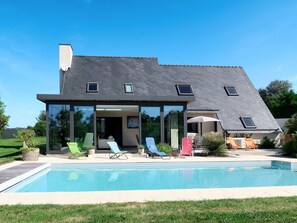 L'Eau, Plante, Ciel, Propriété, Bâtiment, Fenêtre, Porte, Bleu Azur, Ombre, Arbre