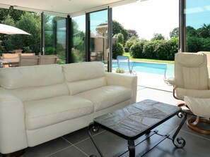 Propriété, Meubles, Pièce, Design Intérieur, Salon, Produit, Maison, Table Basse, Immobilier, Domicile