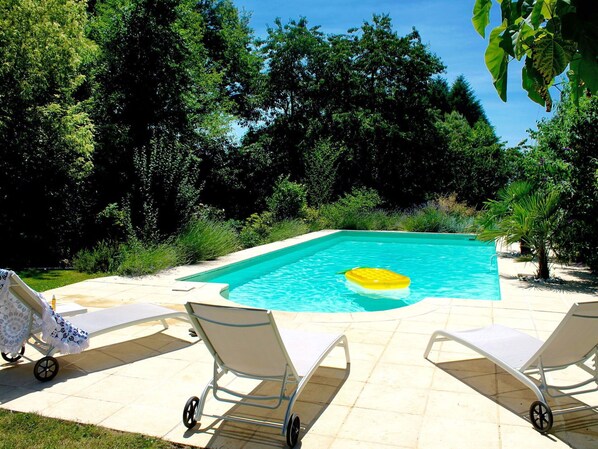 Plante, L'Eau, Propriété, Meubles, Piscine, Ciel, Table, Bleu Azur, Botanique, Arbre