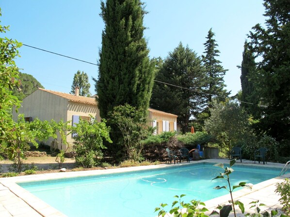 L'Eau, Plante, Ciel, Vert, Bleu Azur, Arbre, Piscine, Ombre, Lot Terre, Herbe