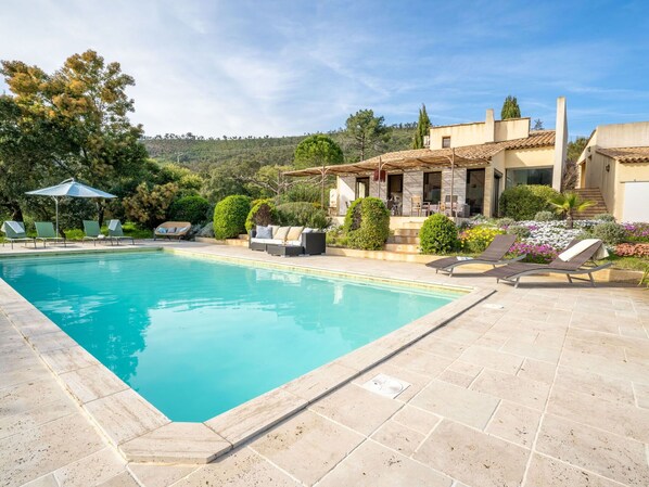 L'Eau, Plante, Ciel, Nuage, Propriété, Piscine, Bleu Azur, Arbre, Architecture, Maison