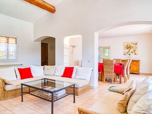 Meubles, Table, Confort, Bois, Bleu Azur, Canapé, Design Intérieur, Fenêtre, Salon, Sol