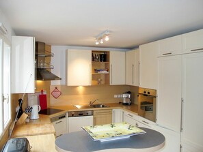 Zimmer, Eigentum, Möbel, Küche, Interior Design, Cabinetry, Countertop, Haus, Gebäude, Decke