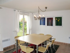 Zimmer, Eigentum, Esszimmer, Möbel, Tabelle, Decke, Haus, Fussboden, Gebäude, Interior Design