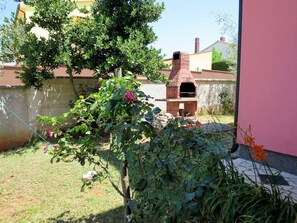 Eigentum, Pflanze, Blume, Ländliches Gebiet, Haus, Grundeigentum, Baum, Grundstueck, Garten, Garten