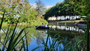 Etang en accès libre et privatif