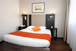 There are 2 bedrooms with either a Double bed or 2 Single beds - let us know what you prefer!