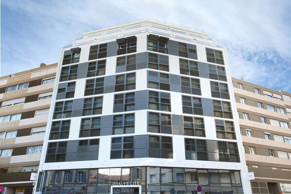 Enjoy the location of this property in Marseille!