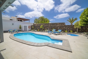Villa Amanda | 4 Bedrooms | Jacuzzi and Heated Pool | Pool table | Great Holiday House