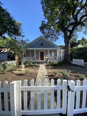 central located with country charm, how inviting!