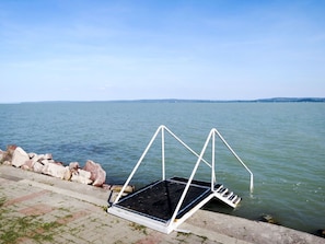 Wasser, Himmel, Wolke, Wasservorräte, Azurblau, Baum, Natürliche Landschaft, Strand, Küsten Und Ozeanische Forms, Pflanze