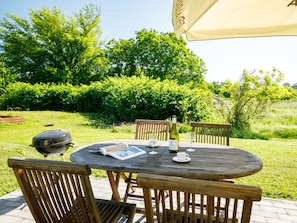 Pflanze, Himmel, Möbel, Eigentum, Tabelle, Natur, Tisch Im Freien, Stuhl, Gartenmöbel, Schatten