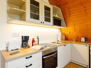 Countertop, Cabinetry, Eigentum, Möbel, Gebäude, Küche, Fenster, Küchengerät, Holz, Herd