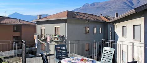 Proprietà, Casa, Casa, Costruzione, Immobiliare, Villetta, Terrazza, Tetto, Zona Residenziale, Backyard